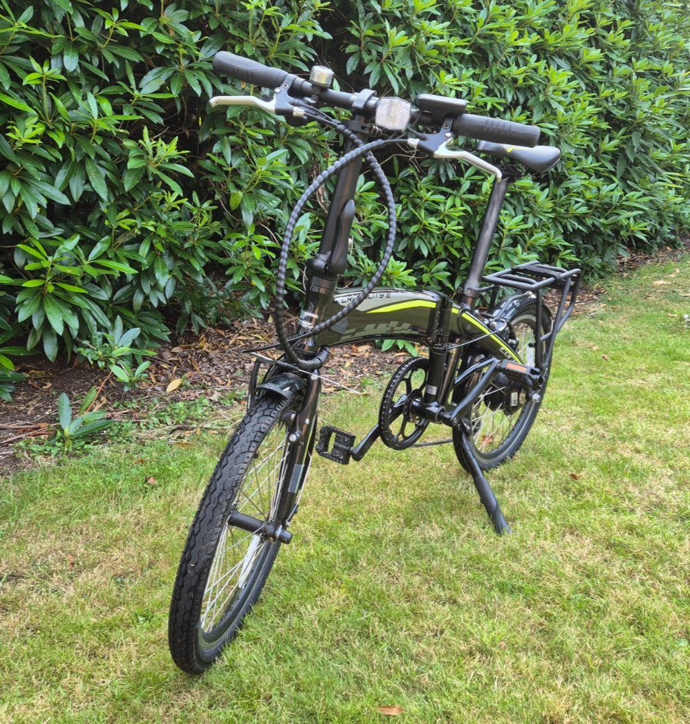 Fully Folding E Bike. 20" Aluminium Wheels. Halfords Carrera Cross City