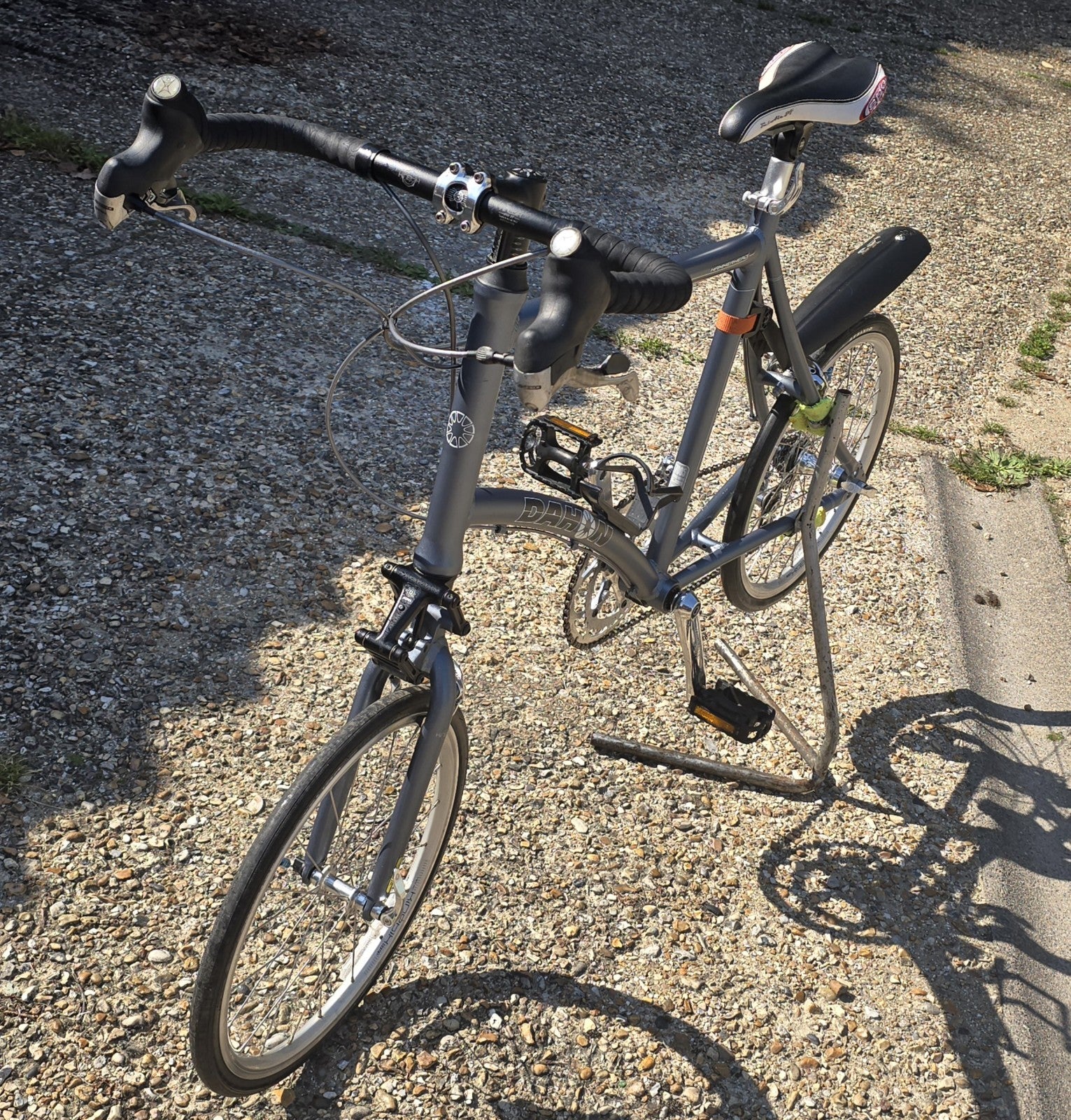 Dahon Speed Hammerhead 7 Folding Bike 20in Grey Bar V-Brake Mudguards Kickstand