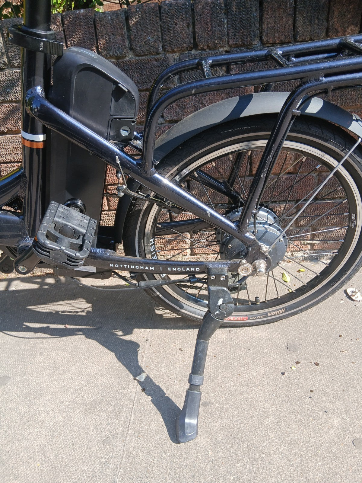 Raleigh Stow- Folding 7-Speed 20" Wheel Alloy Bike - Blue