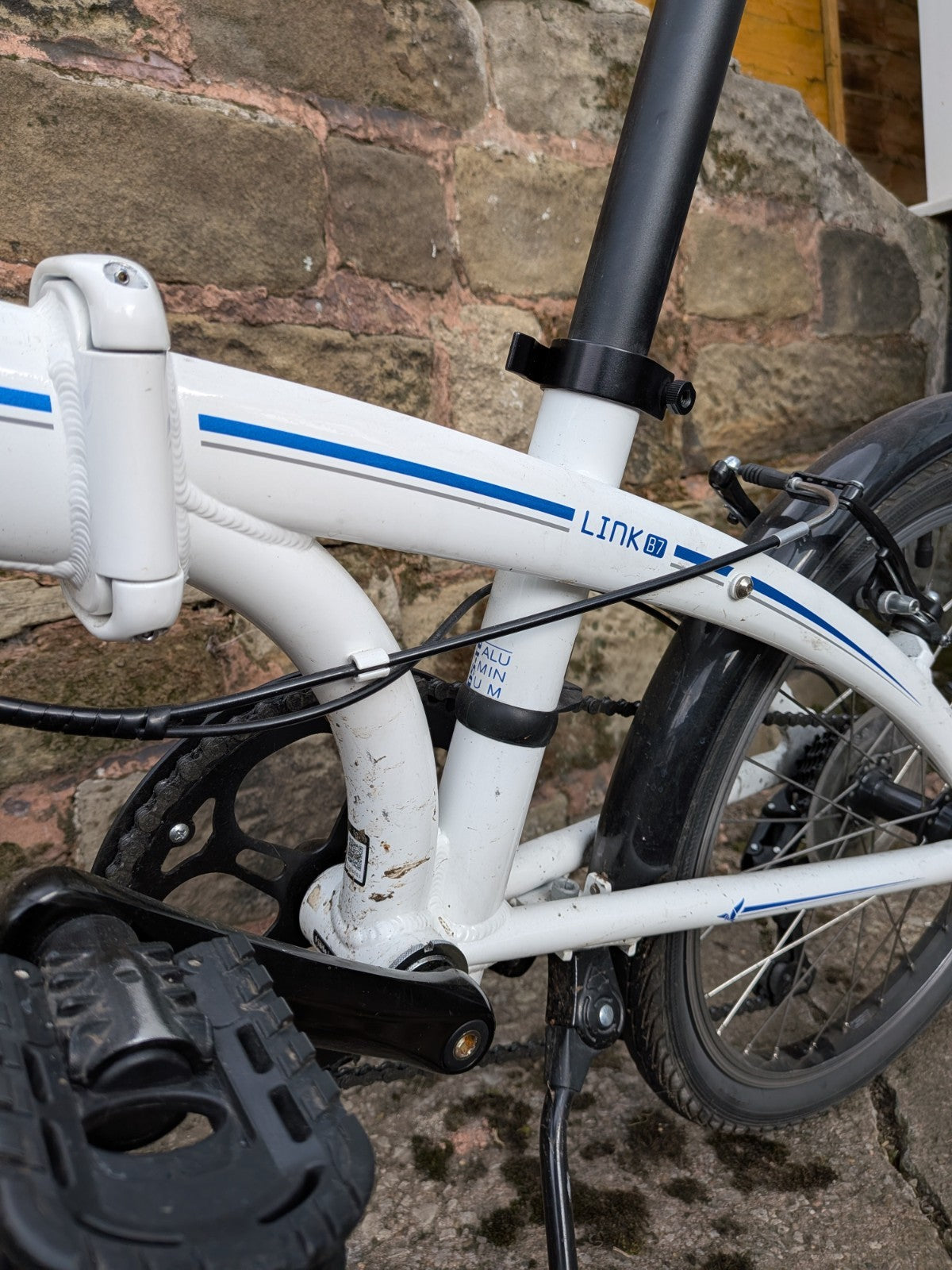 Tern Link B7 Folding Bike 20" 7- Speed - White - Great Condition