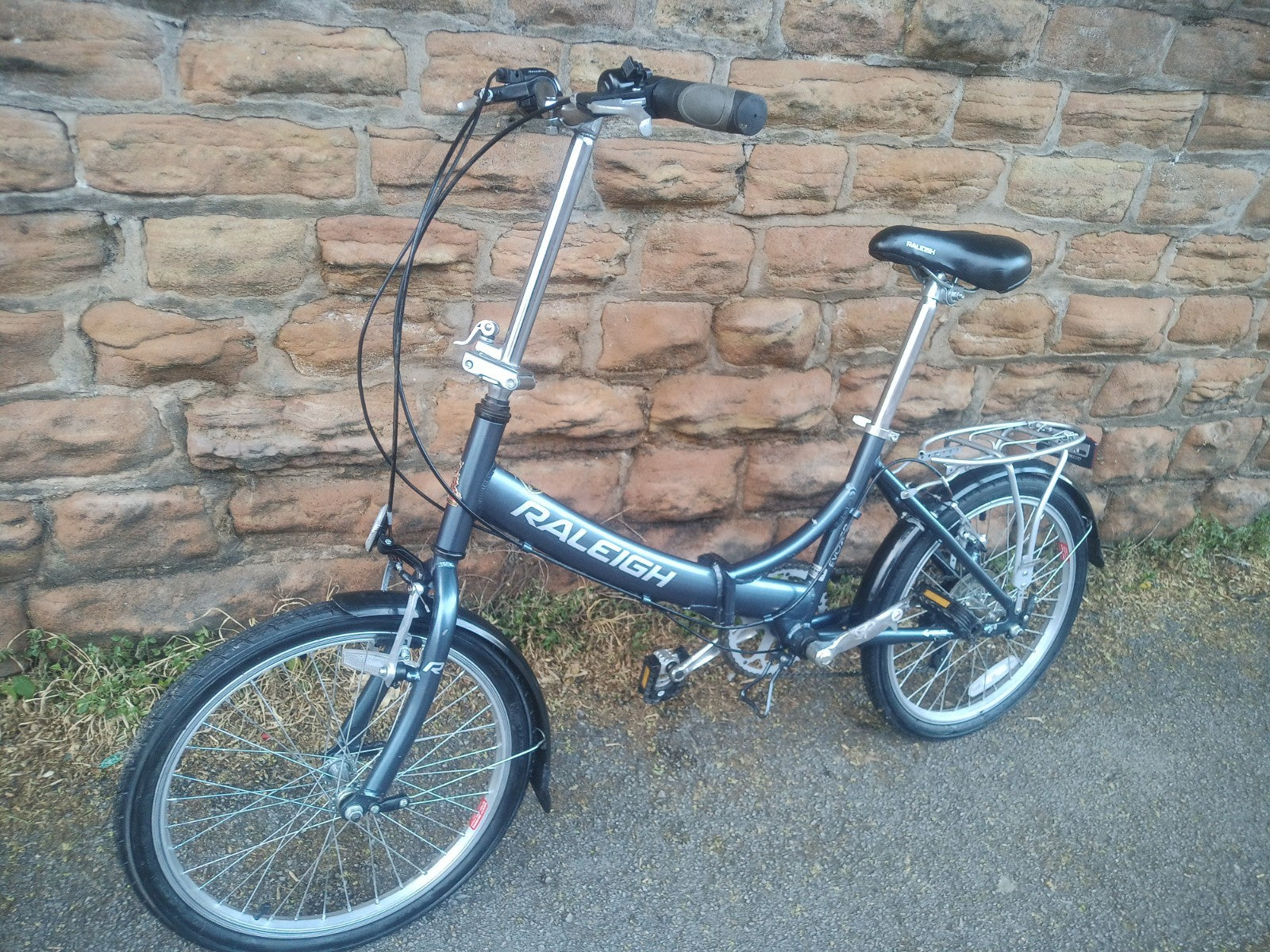 Raleigh Airlite 7 speed folding bike