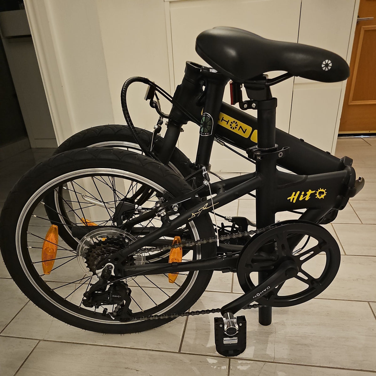 Dahon Hit 20" Wheels 11.6 kg Compact Unisex Matt Black Folding Bike {Alt Pedals}