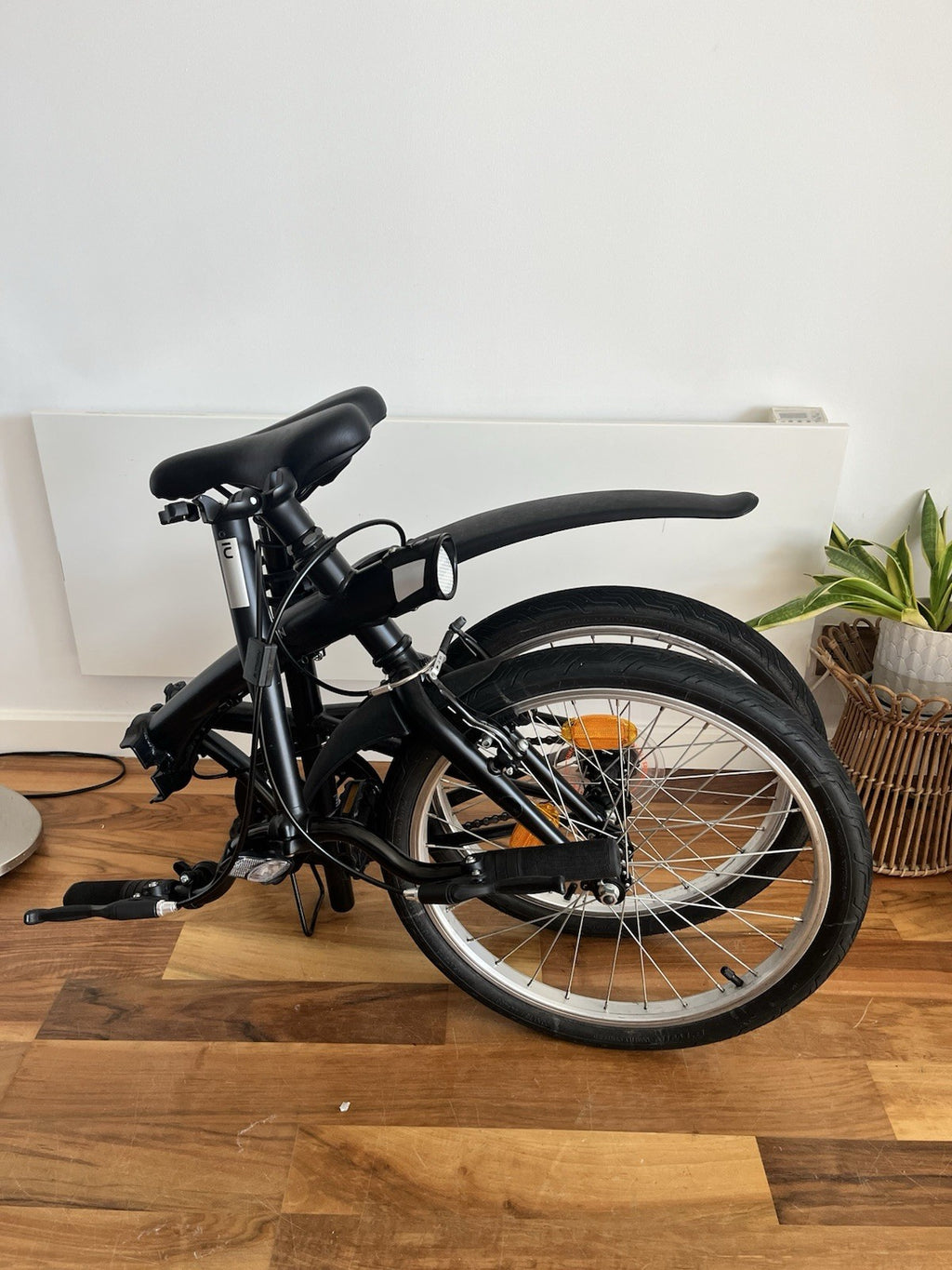 B’TWIN Folding Bike 20in Black S Frame V-Brakes Mudguards Reflectors Stand