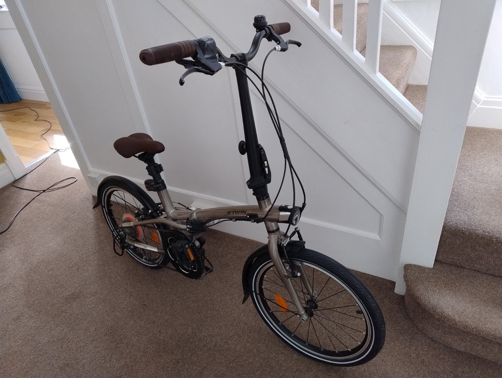 BTWIN Tilt 900 Folding Bike 9-Speed, Lightweight (Pristine cy,See Images)