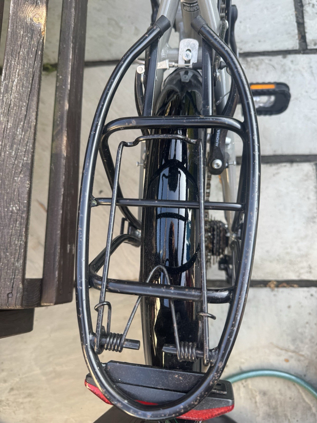 Raleigh Two Two Folding Bike 20" Aluminium Frame, 7-Speed Rear Rack Stand