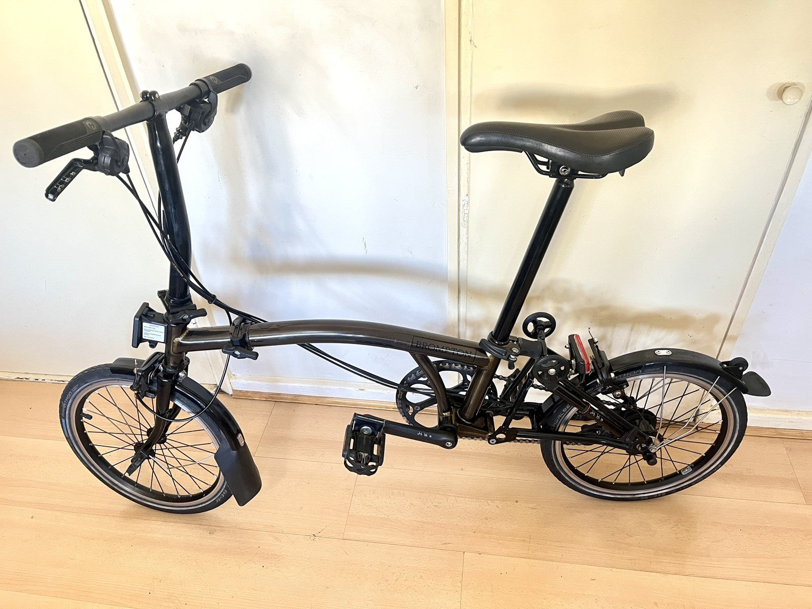 Brompton C Line Explore 6 Speed Folding Bike Low Handlebar Black/Golden Lacquer