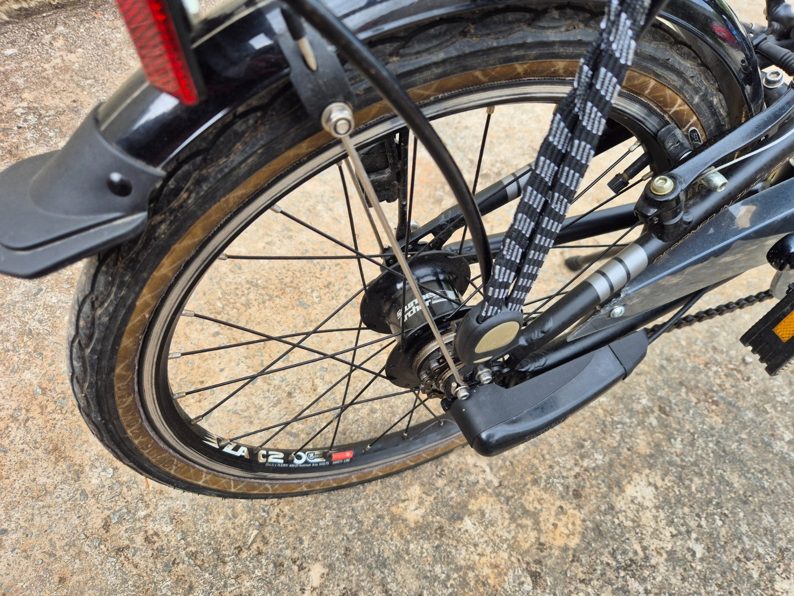 Dahon Vitesse D5 Black 5-speed Sturmey Archer Hub Gears