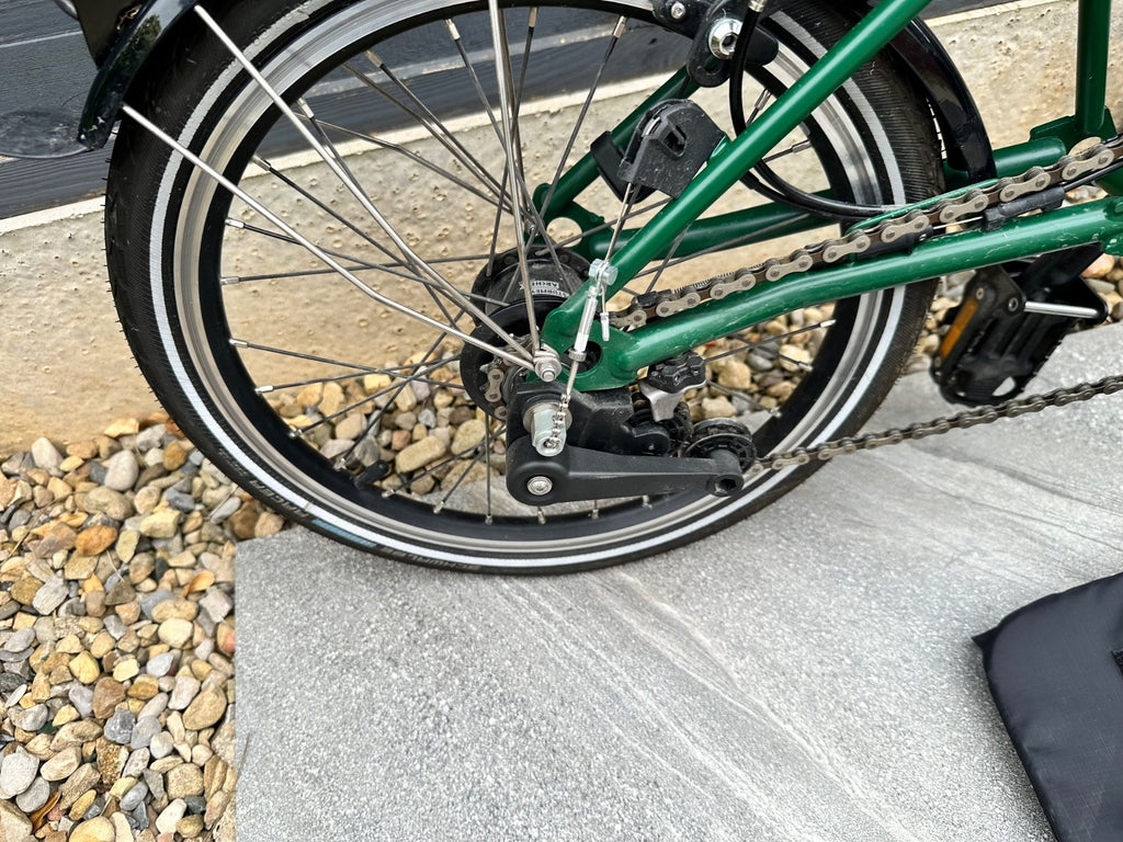 Brompton C Line Explore 2023 Racing Green  6 Speed - with storage bag