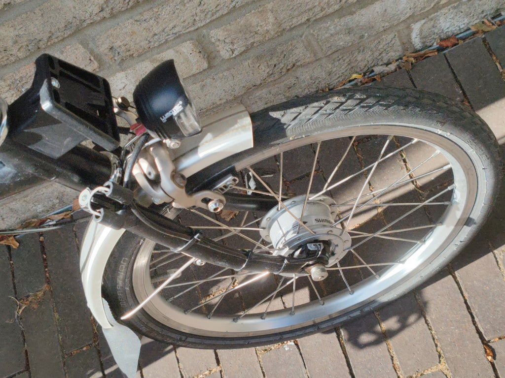 Brompton M6L 6 Speed Folding Bike – Black – Dynamo Lights – Sturmey Archer
