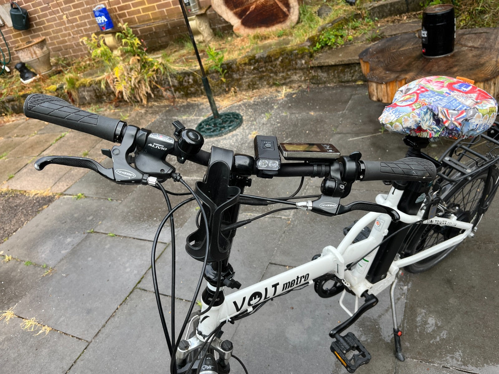 Volt Metro Folding Bike in white
