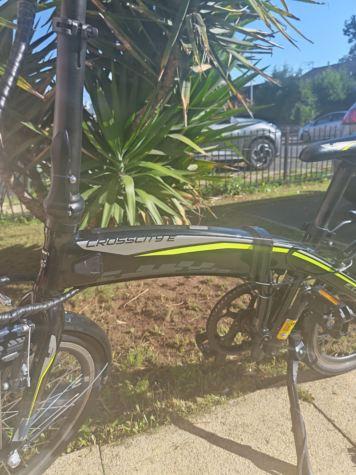 Carrera Crosscity E folding bike , 20'' wheels, black/green