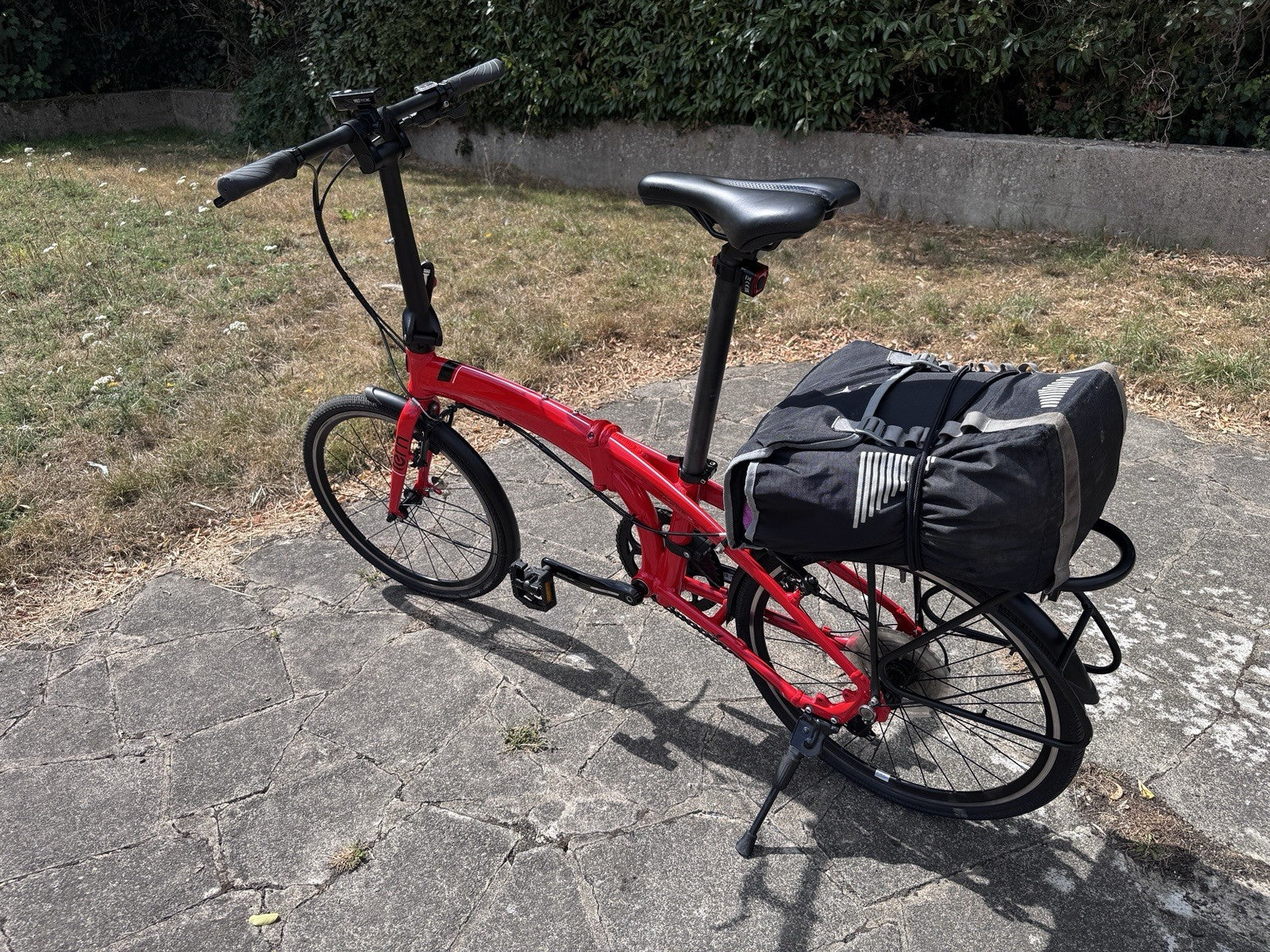 Tern Verge D9 Folding Bicycle Red - In Excellent Condition
