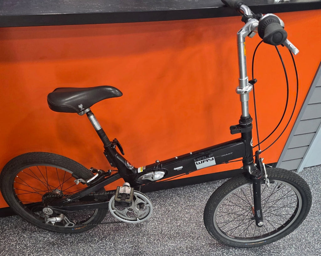 Giant Halfway Folding Bike 20'' Wheels, 7-Speed (collection only)
