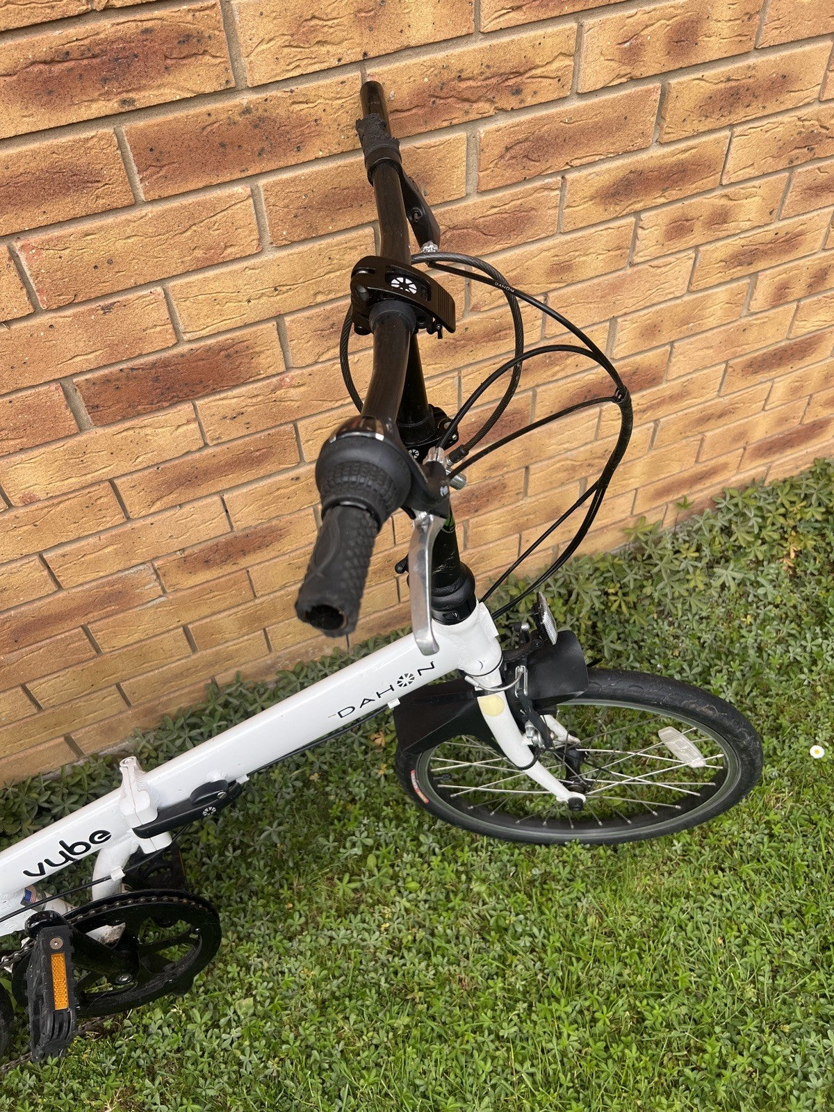 Dahon Vybe D7 Folding Bike (£599 New) white happy to ship