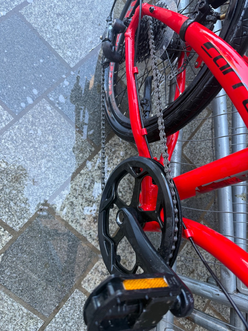 Carrera Intercity Disc 8-Speed Folding Bike great condition