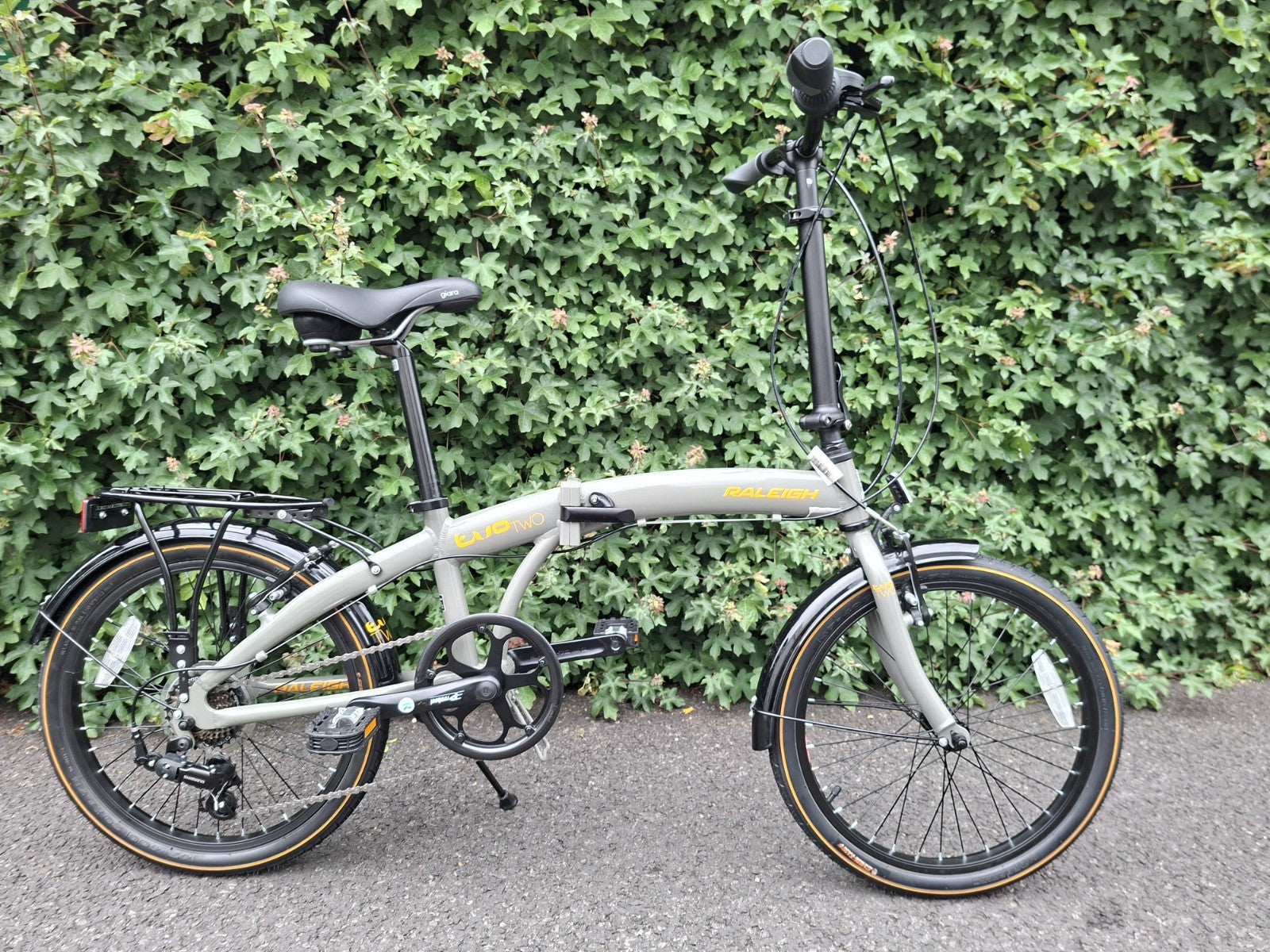 Raleigh Two Two Folding Bike