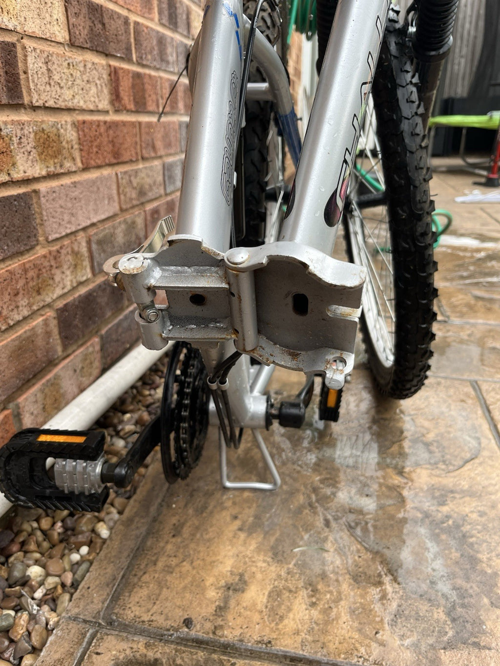 Challenge FOLD26F 26in Folding Mountain Bike 18 Speed Front Sus, V-Brake
