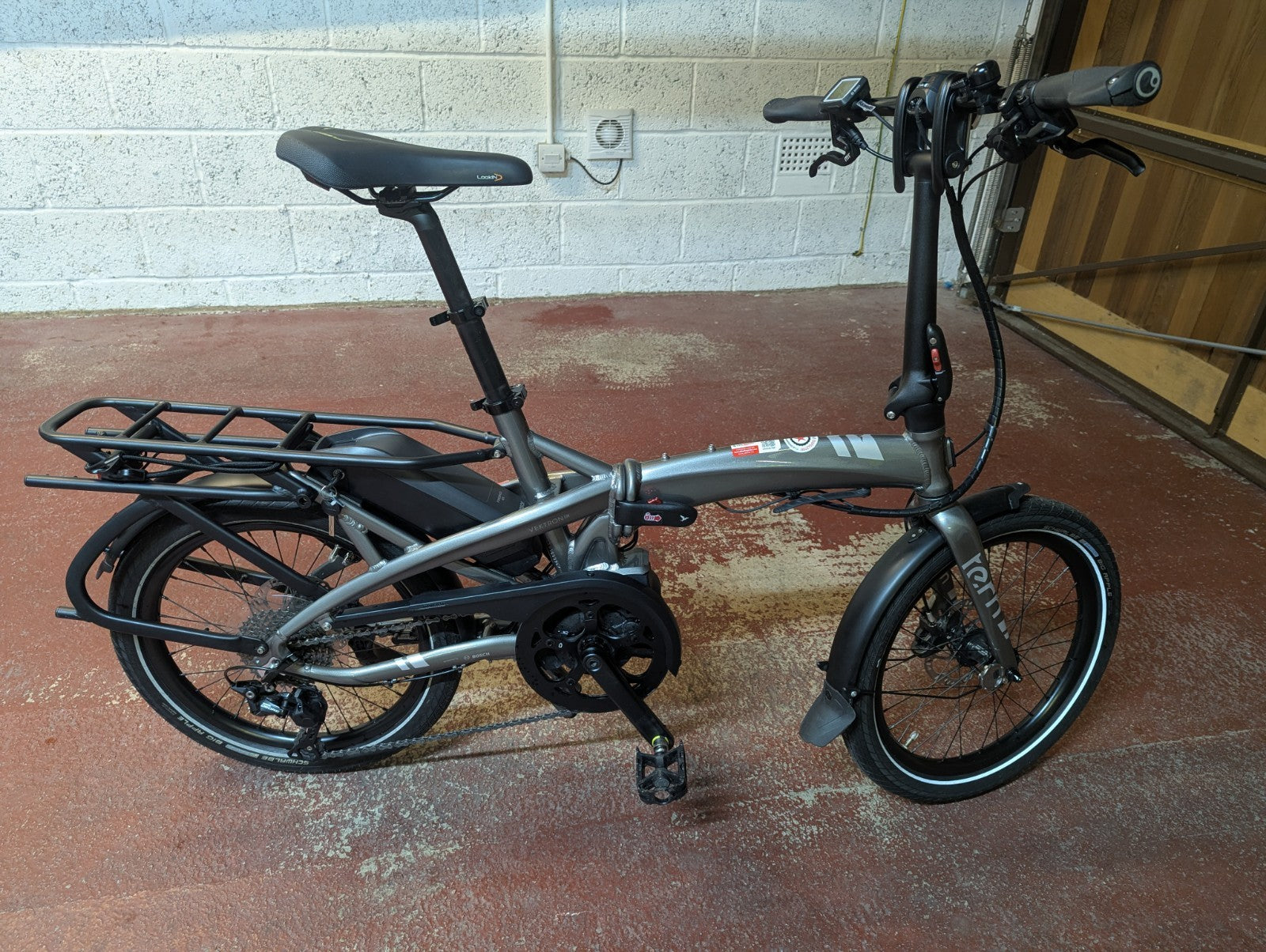 Tern Vektron S10 folding bike. Bosch Performance Line & Shimano Deore 10 gears