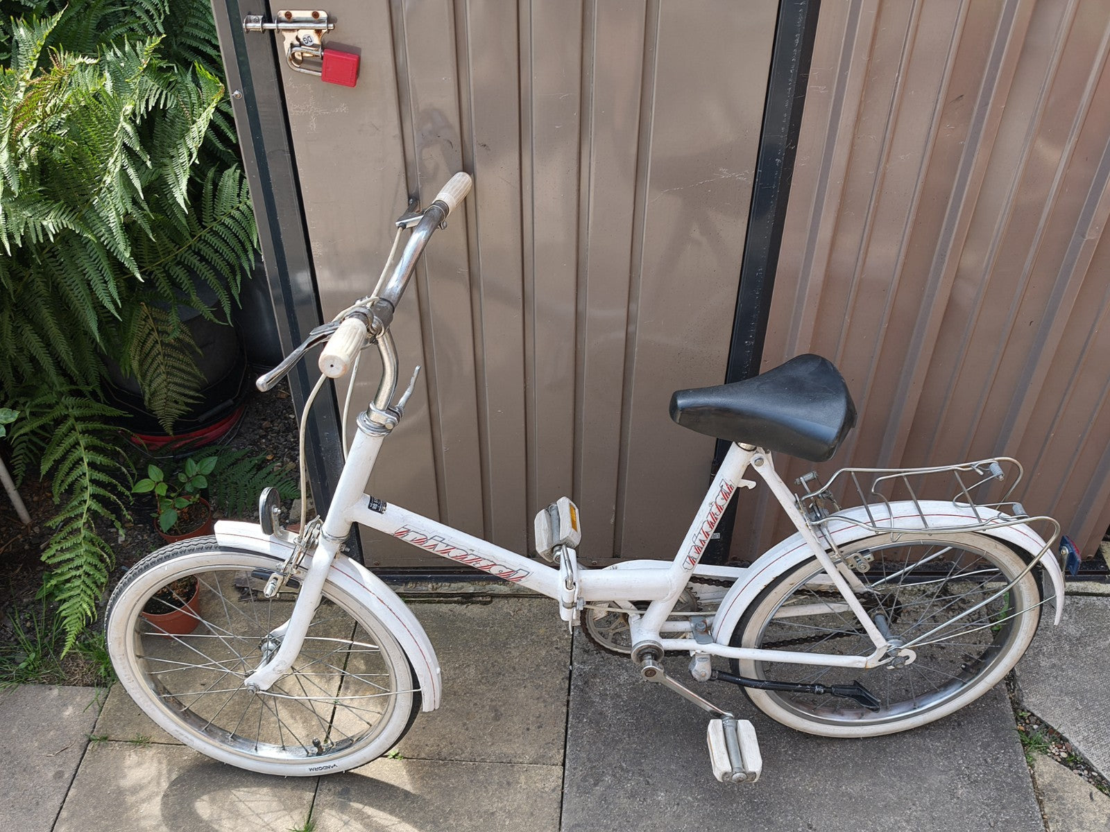 Vintage Universal Uni Sport 20" Folding Bike - Single Speed.