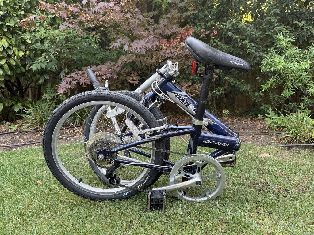 Dahon Speed D7 Folding Bike 7-Speed SRAM Grip Shift