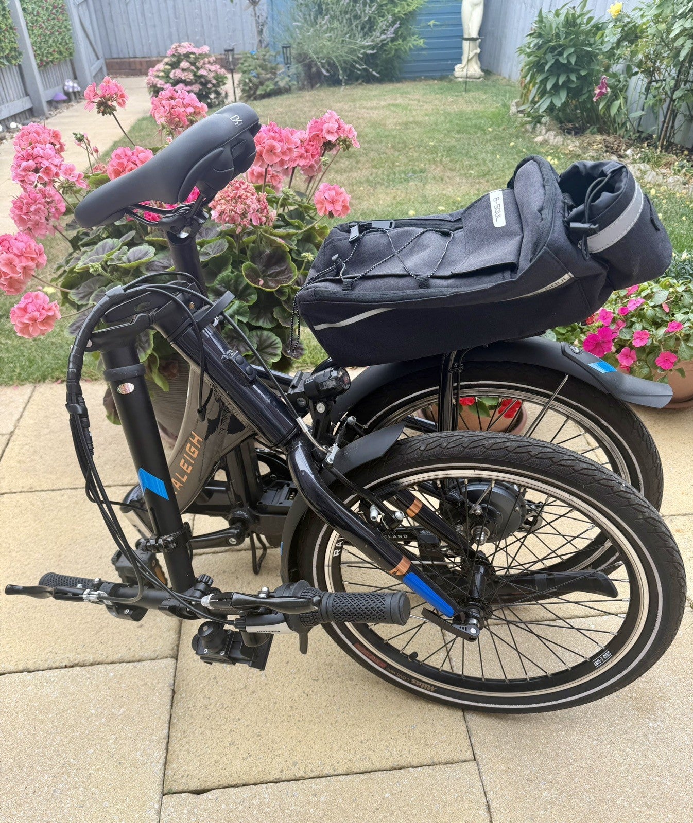 Raleigh Stow Way Compact Lightweight Folding  Bike