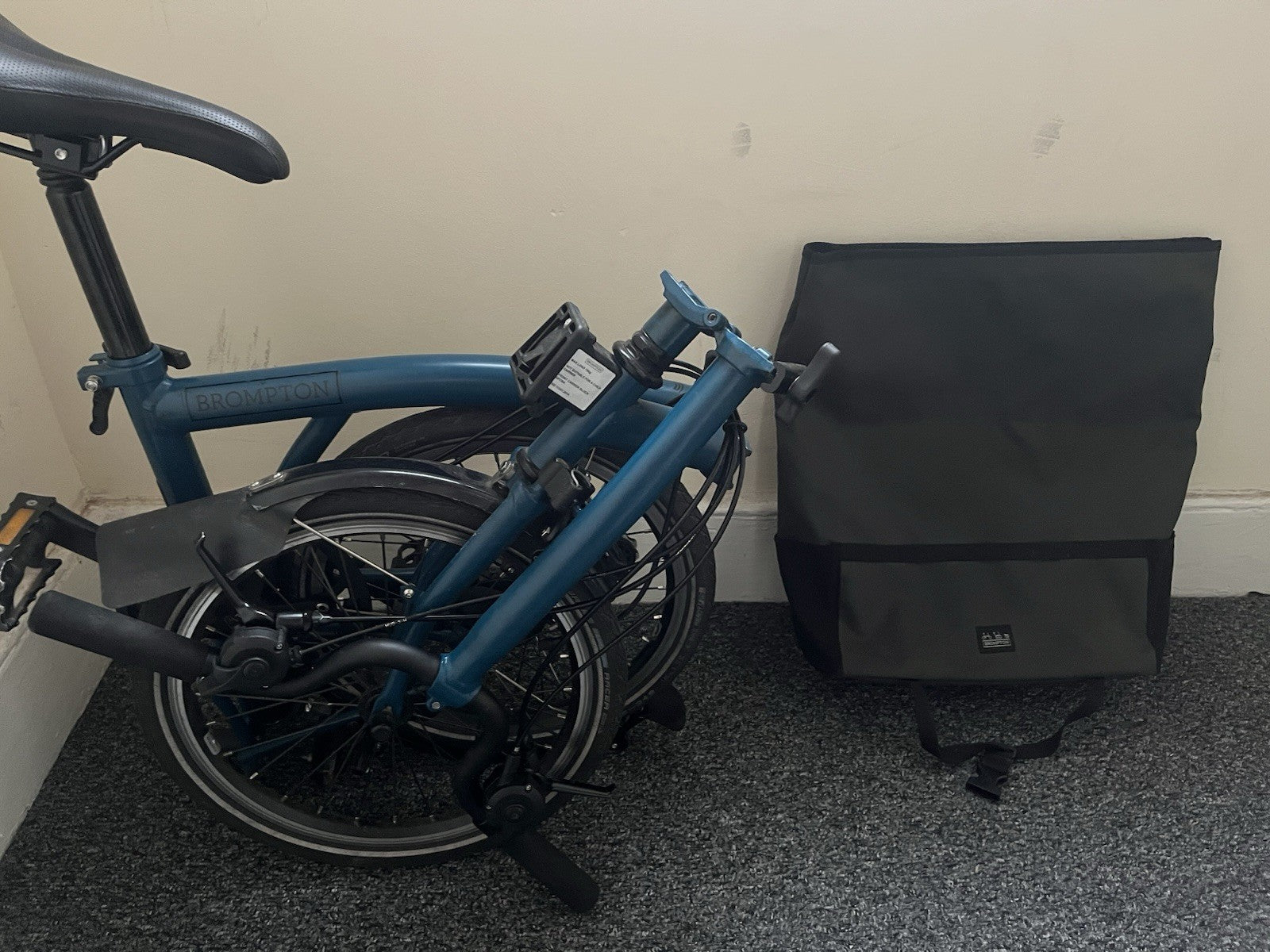 Brompton C Line Folding Bike 6-Speed, Blue, Very Good Condution