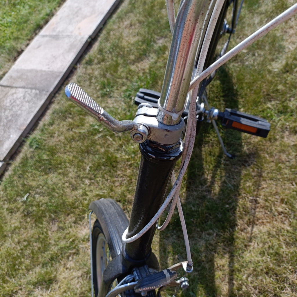 Folding Bicycle, Adults size 20 inch wheels condition used. Collection only!