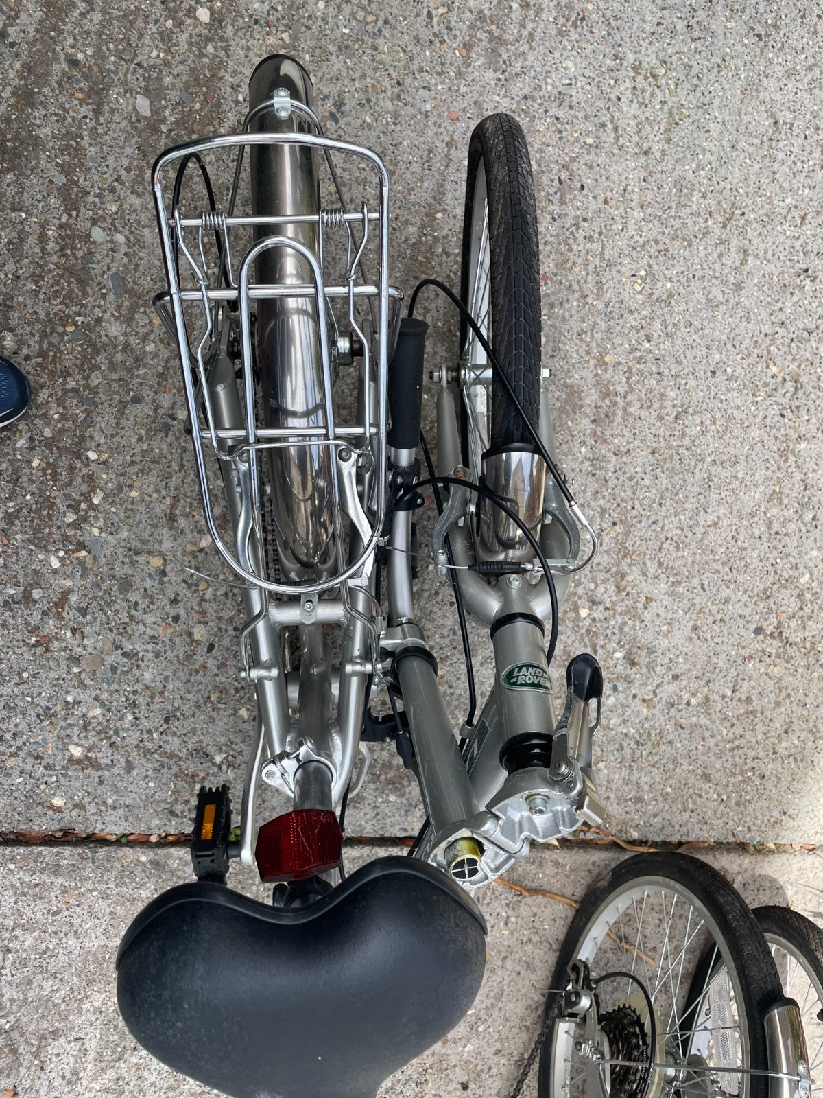 2 x Land Rover City Lite Folding Bikes 6 Speed, Excellent condition -