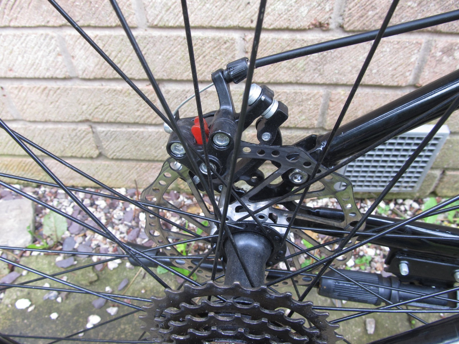 BIKE - MOUNTAIN BI FOLD - 26" WHEELS - DISC BRAKES  UNISEX - EXCELLENT CONDITION
