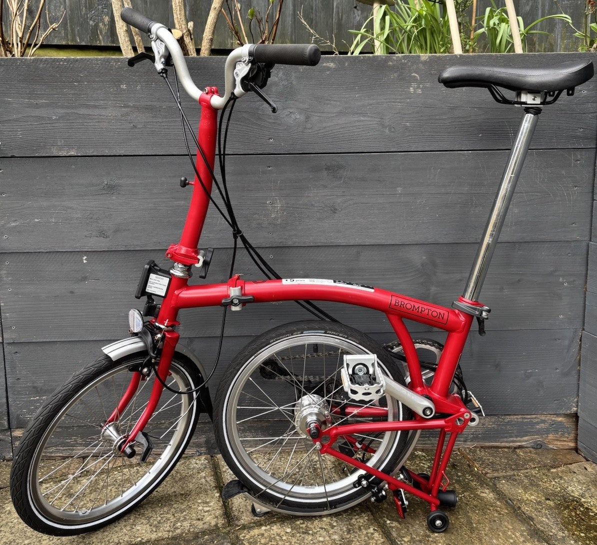 Brompton C Line 6 Speed M6L Folding bicycle in House Red - Hardly Used