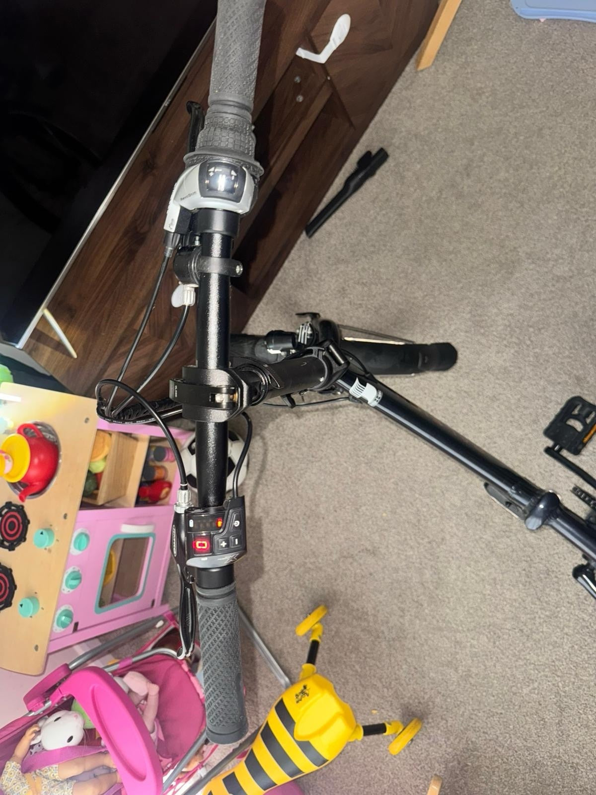 Raleigh Folding Bike Black 20in Mechanical Disc Brakes Rear Rack Mudguards