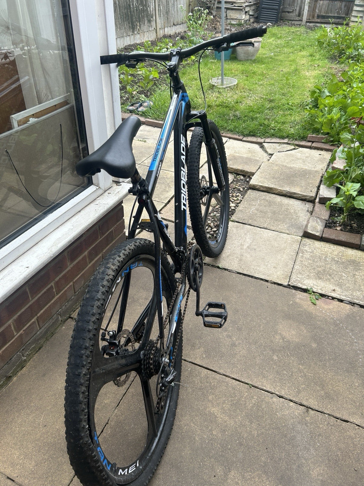 Trioblade T-6800 Mountain Bike – 21 Speed – 26" Mag Wheels
