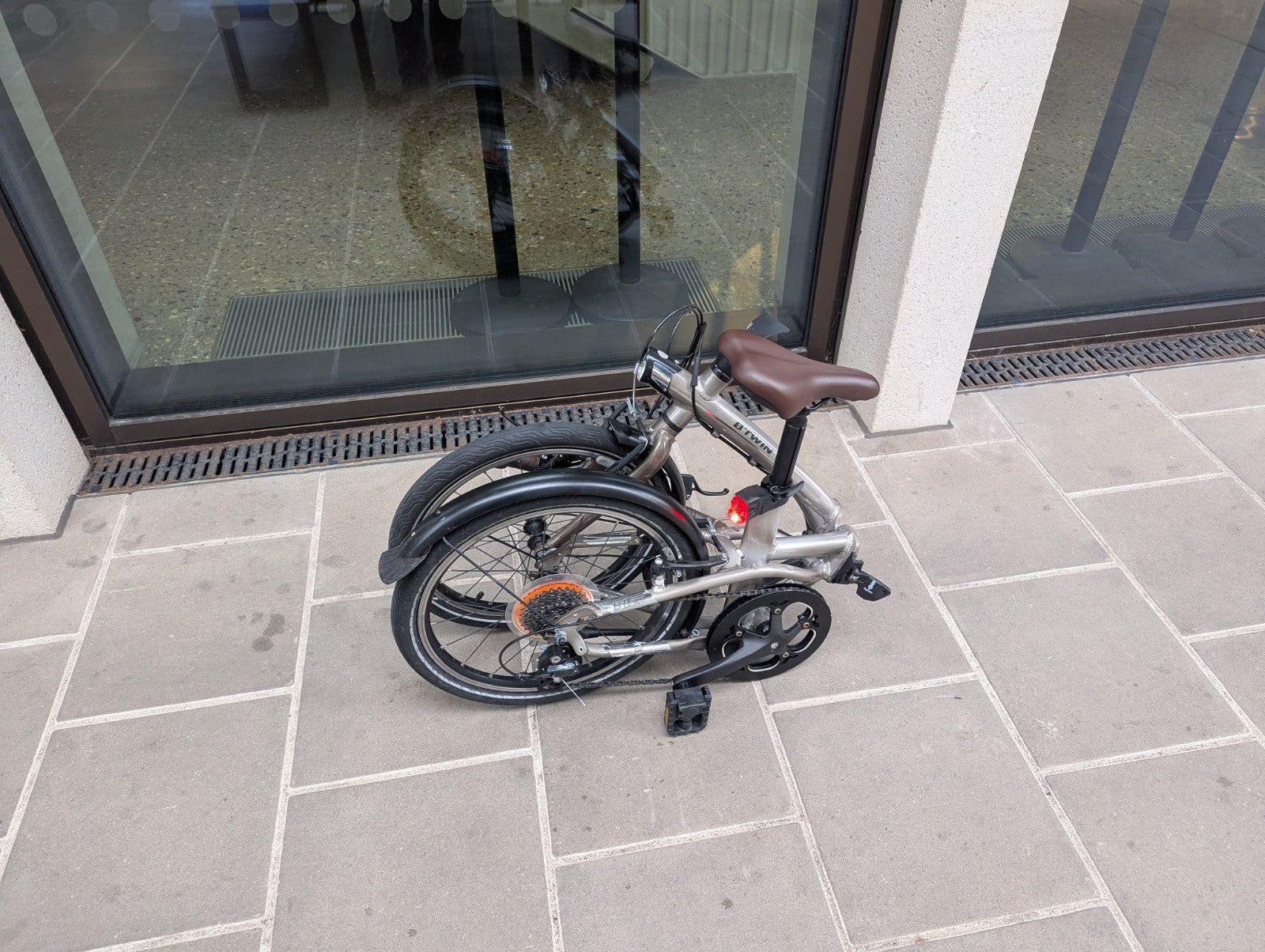 BTWIN Tilt 900 Folding Bike 9-Speed Shimano Sora, Lightweight Aluminium Frame