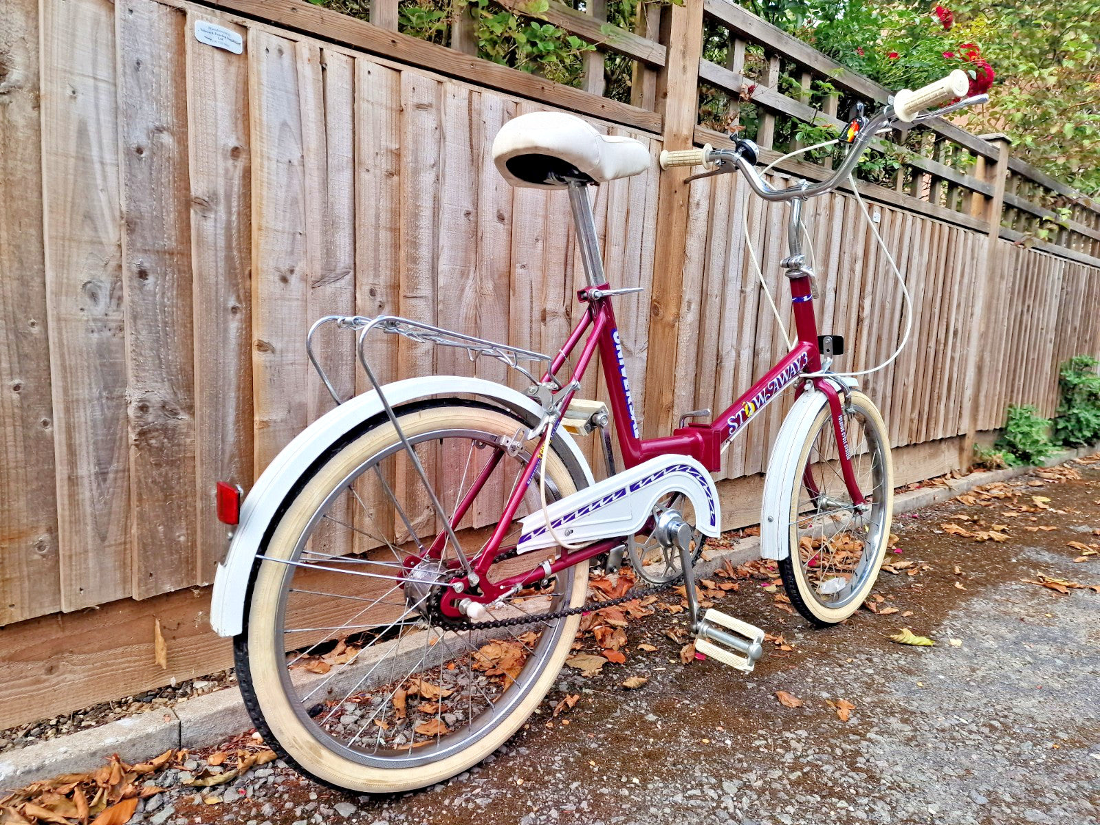 UNIVERSAL STOWAWAY 3 Vintage Folding Burgundy Bike, 3 speed. 20’ wheels,PRESTINE