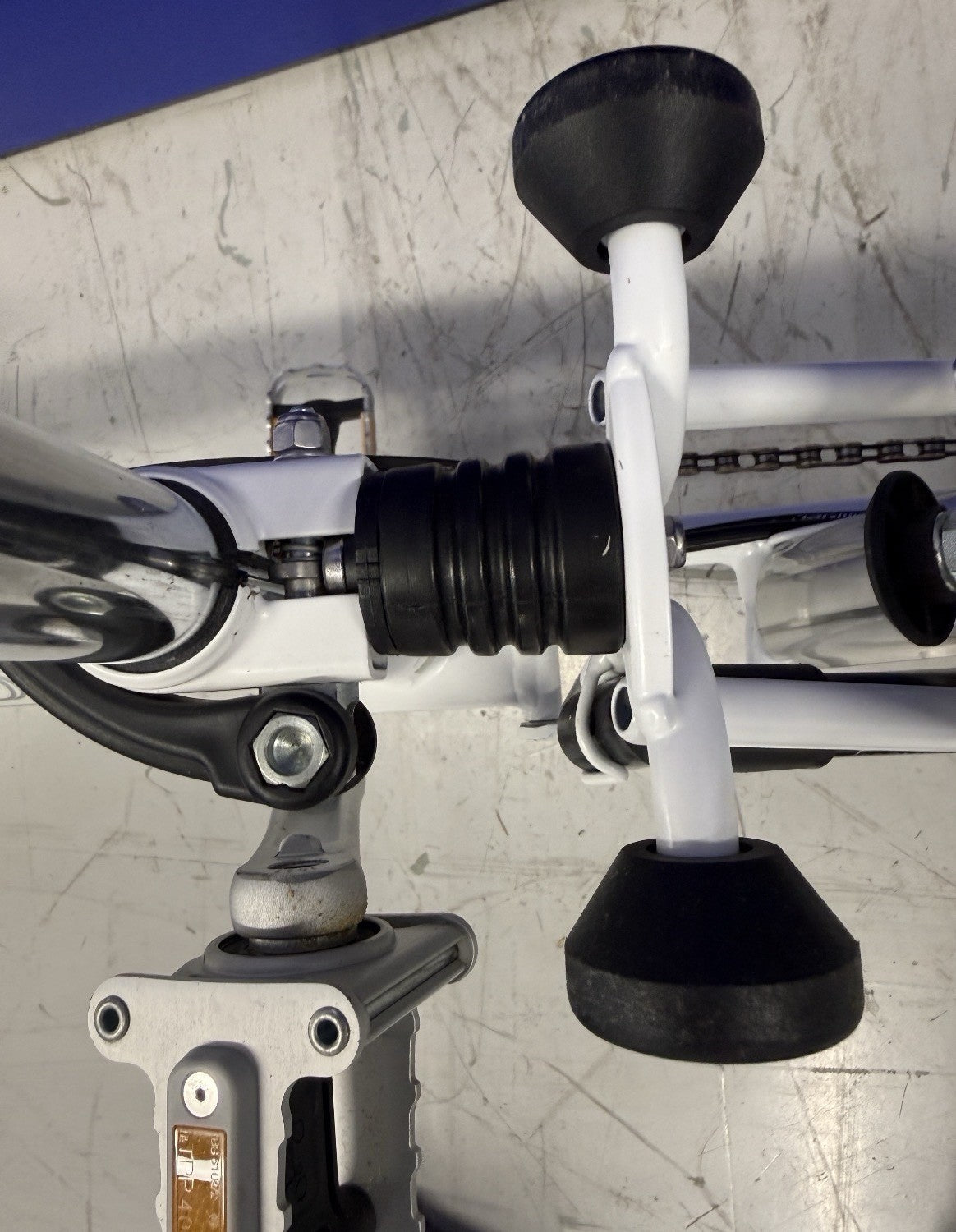 Brompton ML6 2016 folding cycle. White. 6 Speed. Mint used once!