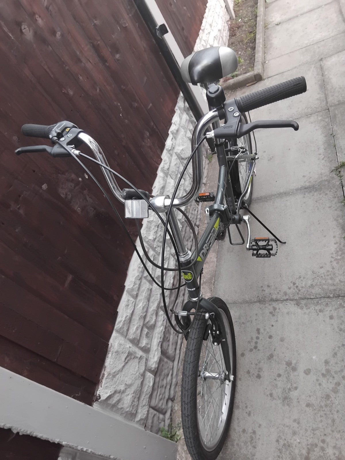 DRB Scout 20" Folding Bike - Gloss Graphite