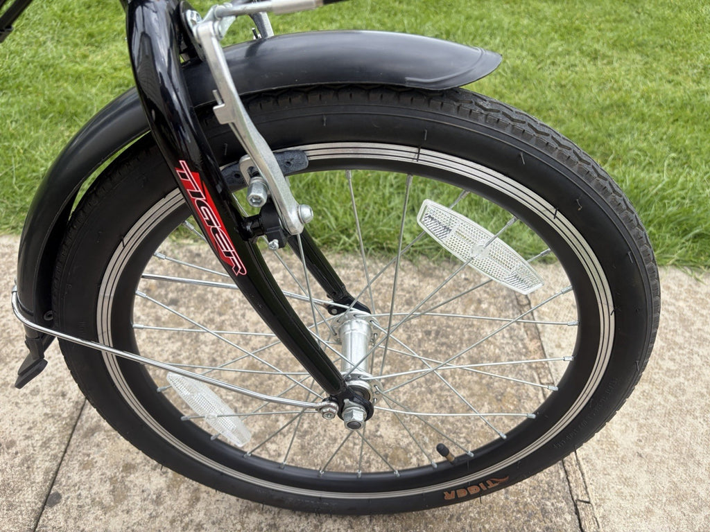 Tiger Foldaway Folding Unisex Bike, Black, Six Speed, 20inch alloy wheels.
