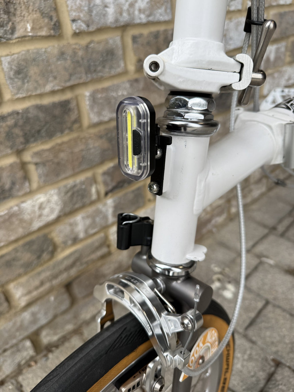 Brompton White Superlight Titanium S2E-X + OVER £400 UPGRADES - WORLDWIDE SHIP