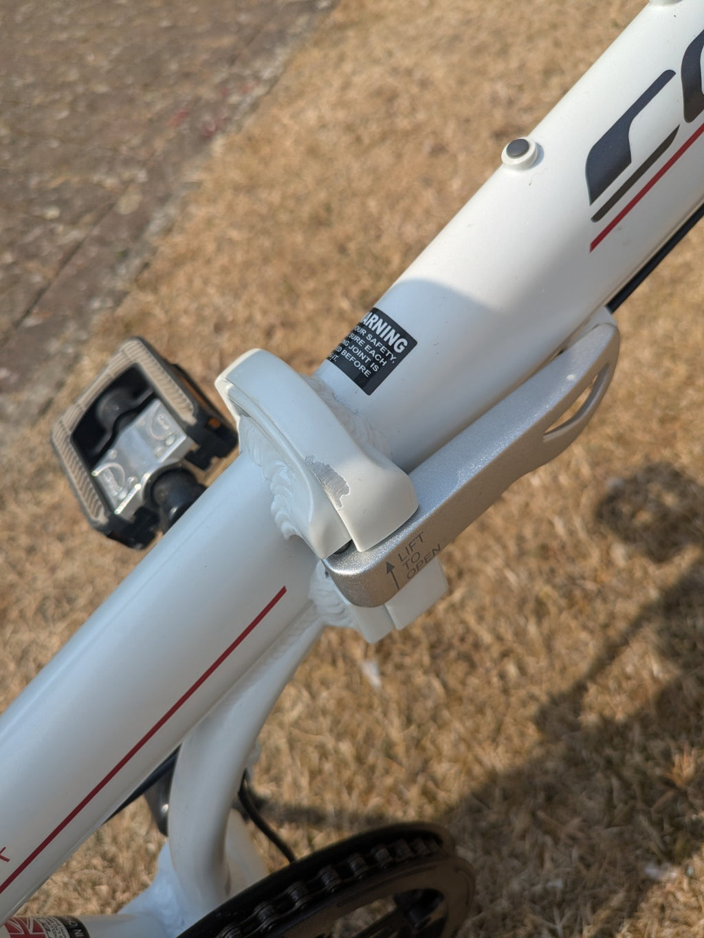 Carrera Transit Folding Bike 20in White/Black Hub Gears Rear Carrier Mudguards