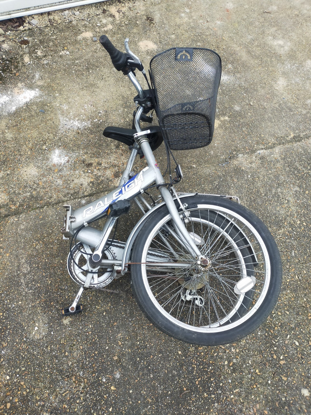 Fold Up Bicycle Ladies Raleigh Foldaway Bike. Recycling project, needs service