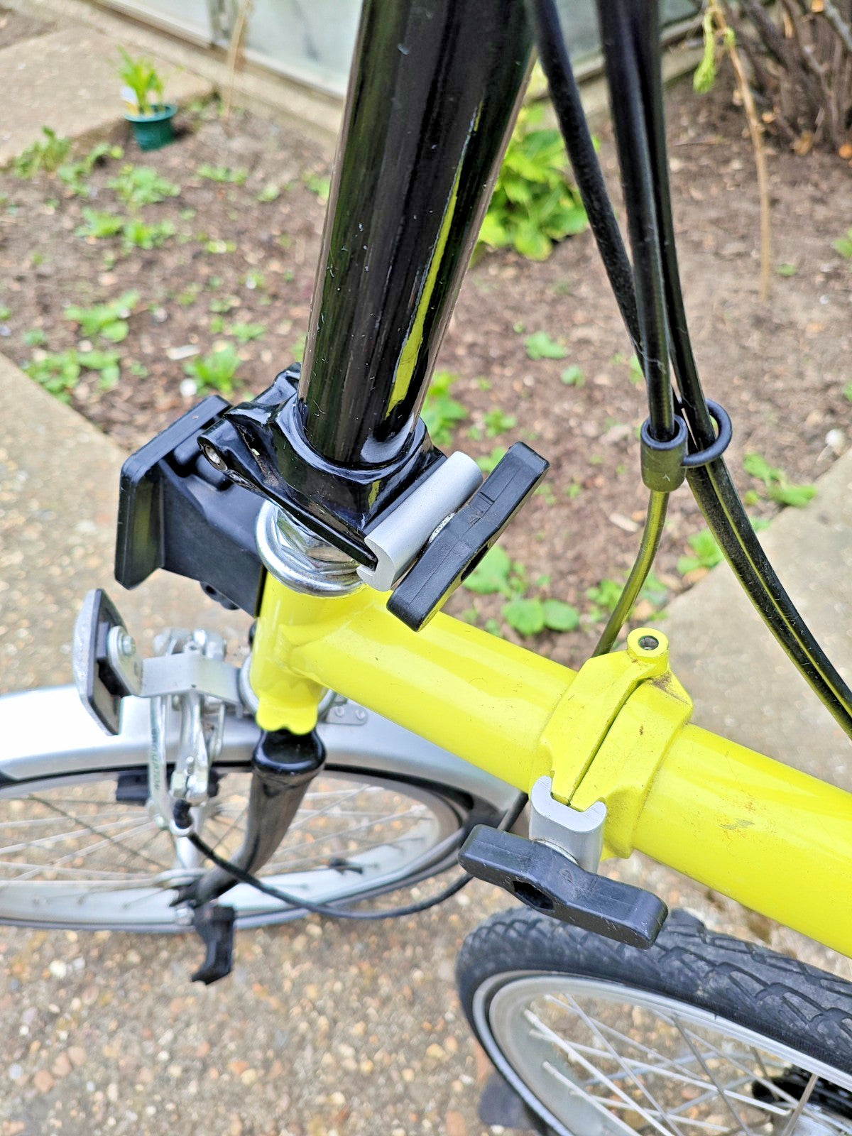 6-Speed Brompton M6L (I think) Folding Bike 2005 Canary Yellow, mudguards.