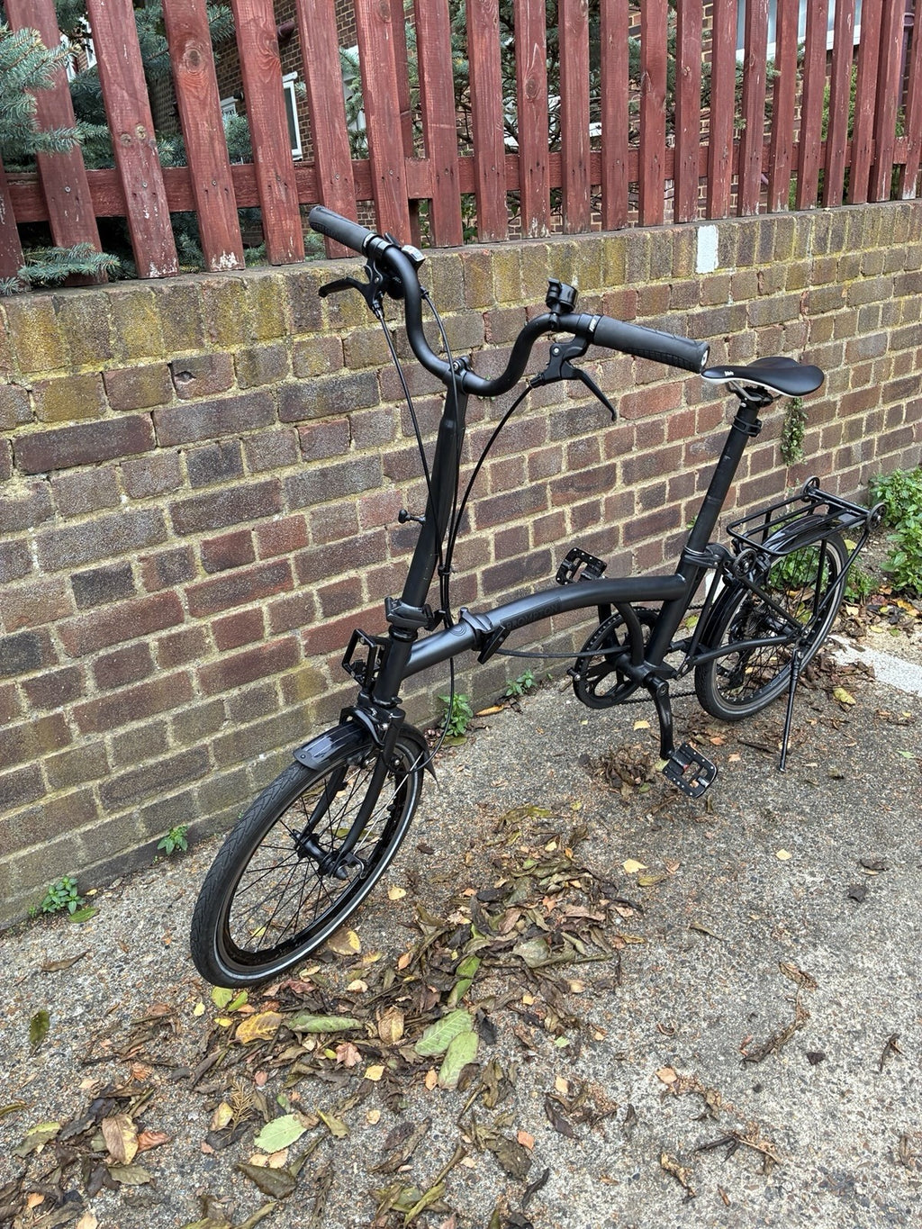 Brompton C line  Folding Bike 9 speed  16in Black 23cm