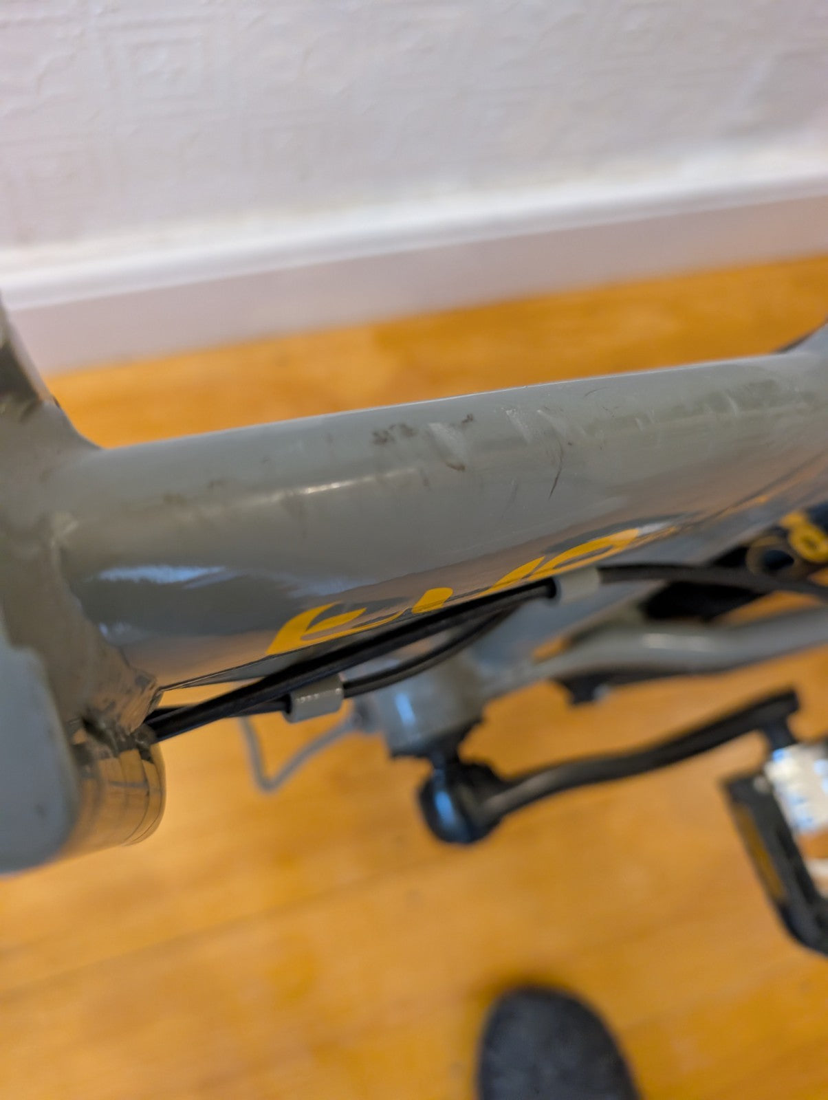 Raleigh Evo 2 Folding Bike 7-Speed Shimano Gears Grey