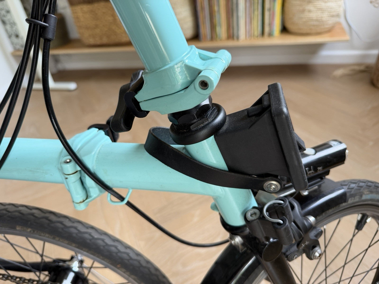 Brompton M6L Superlight — Turkish Green/Black Edition with battery lighting