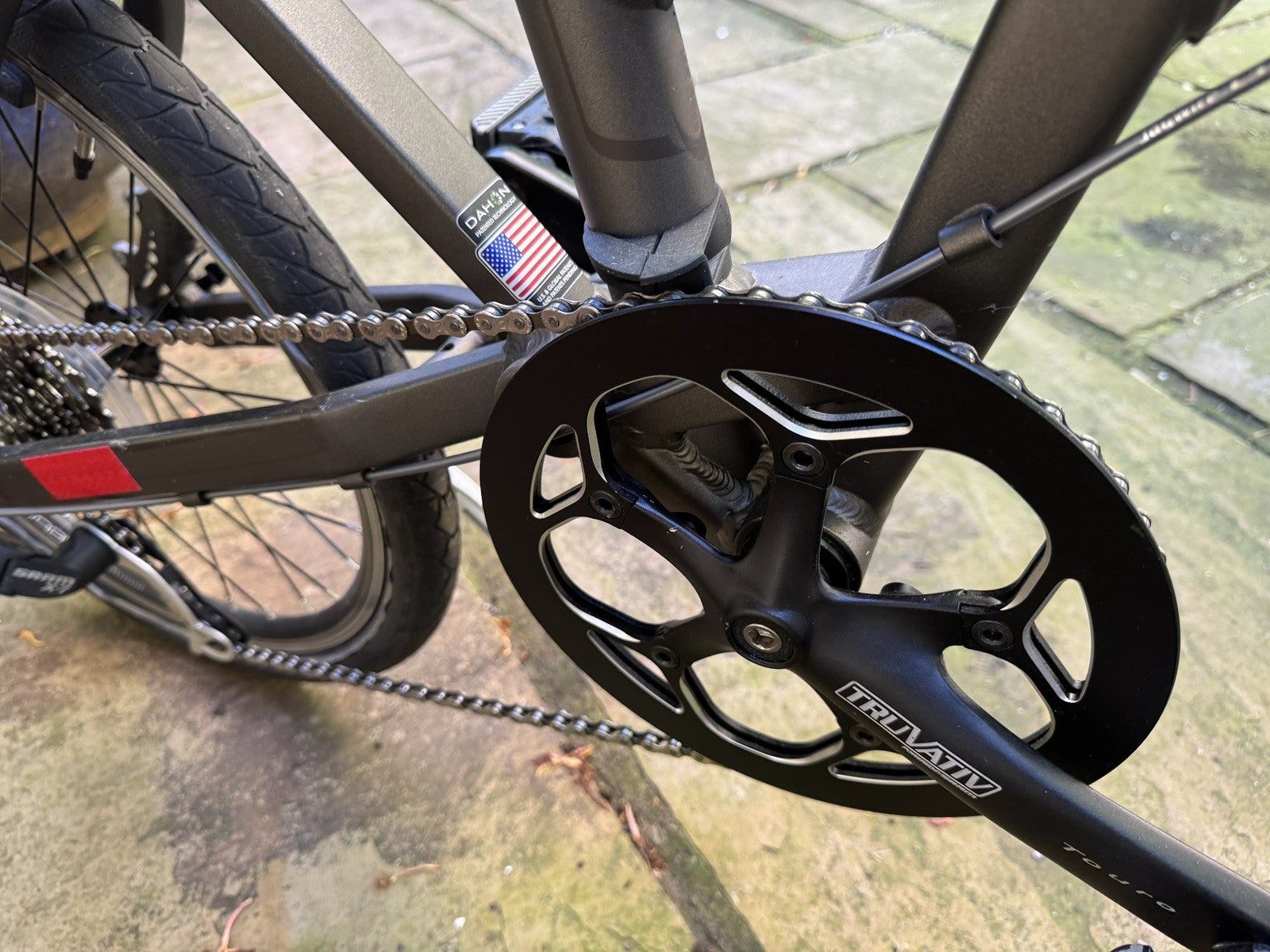 Dahon Jetstream P8 folding bike