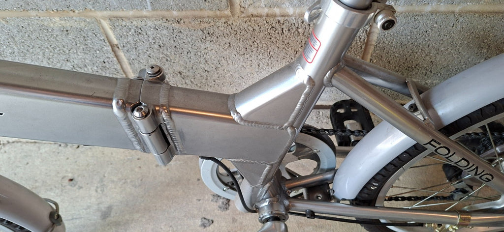 GIANT HALFWAY FOLDING BIKE – 6 Speed, 20" Wheels - Lightweight Aluminium Frame