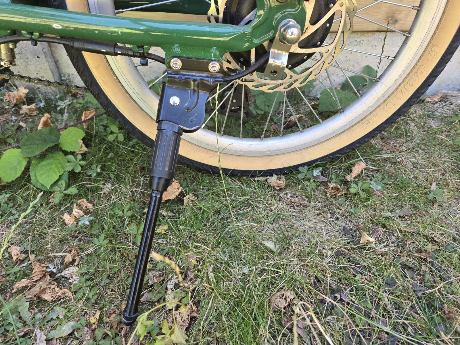 Mycle Compact Folding Bike - Green - 20" Wheels.