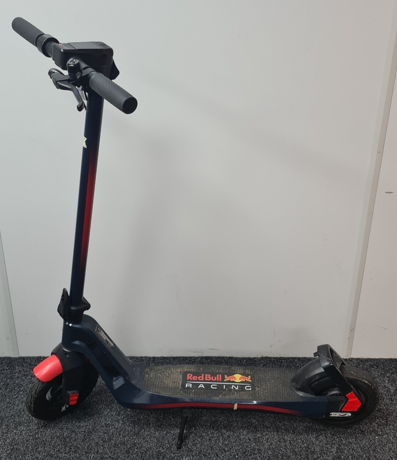 Red Bull RS 1000 Racing E - DAMAGED *READ DESC*