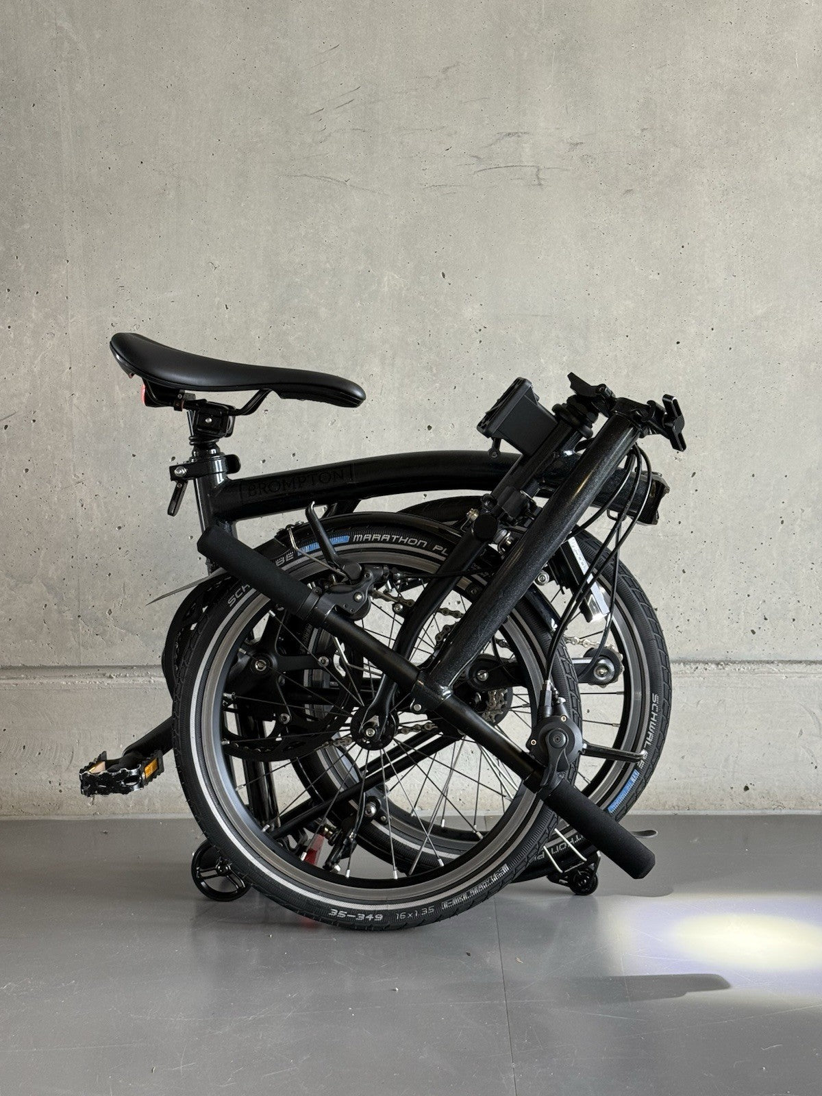 Brompton P Line 4-Speed Folding Bike Midnight Black, Lightweight