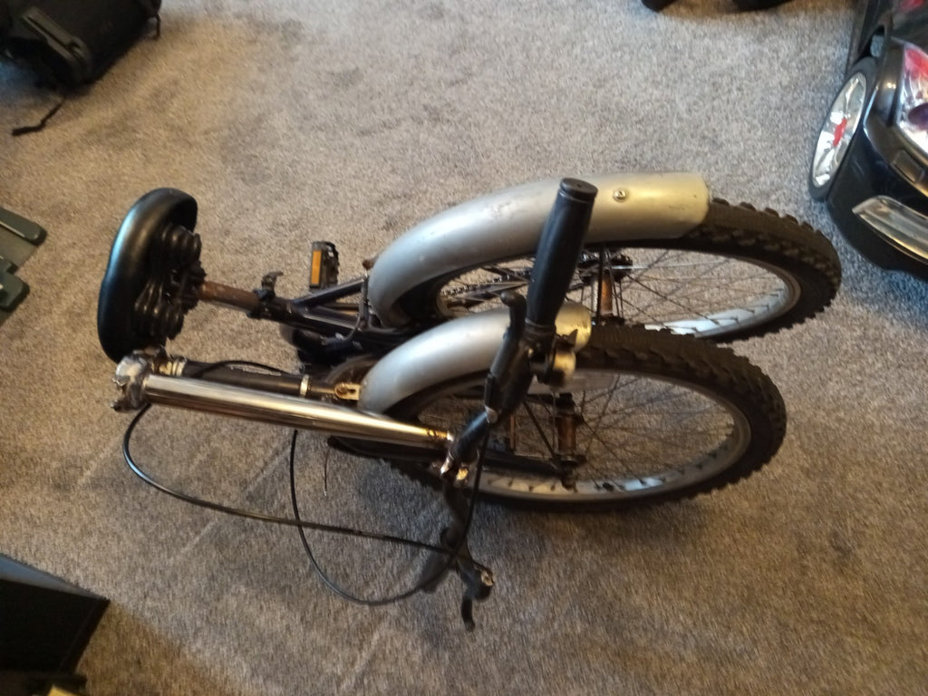 Apollo  Folding Bike.  20" Wheels.